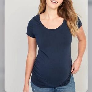 NWT Old Navy Scoop Neck Fitted T-Shirt in Navy Blue Size Large.